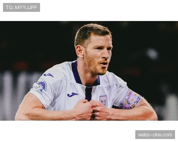 特写：老将的坚守——一位37岁后卫在保级队最后一个赛季的领袖作用